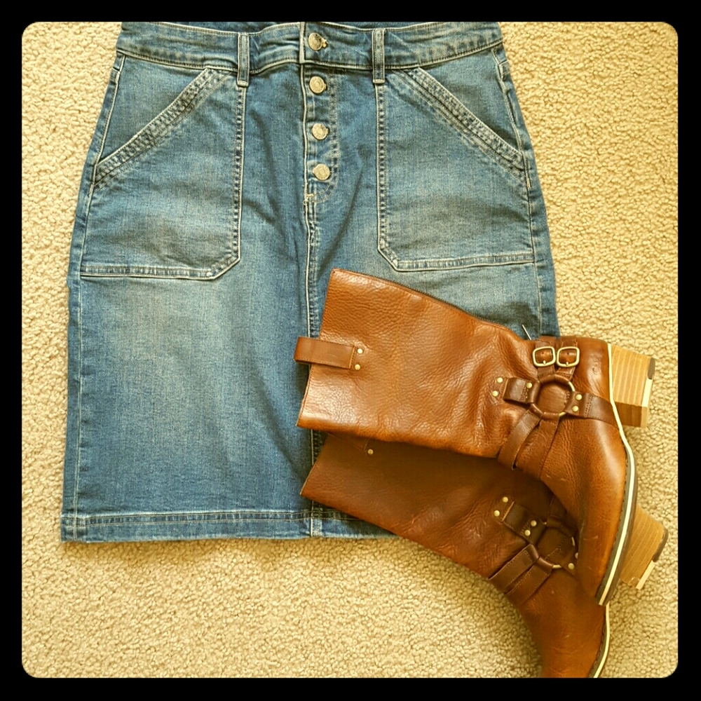 Chaps denim skirt worn 1 time - Picture 2 of 8